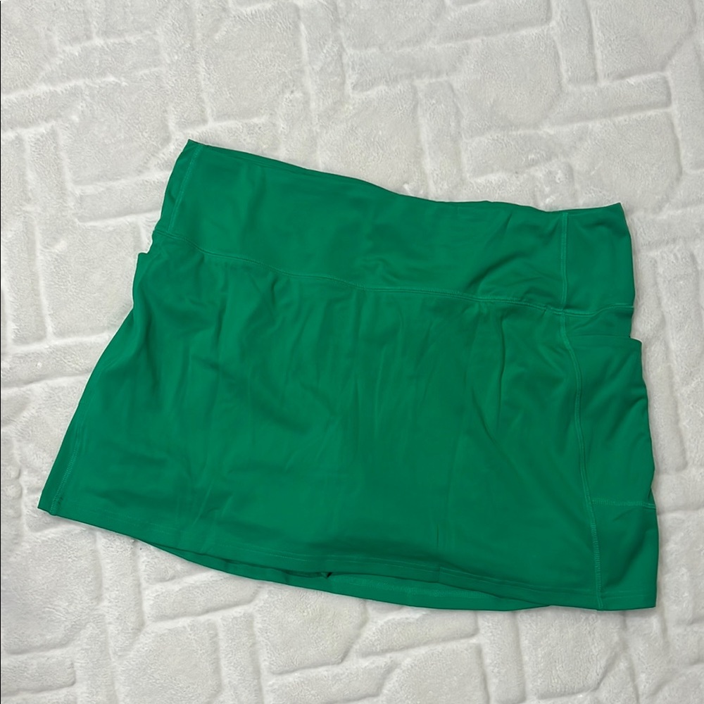 LANDS END Women's Active High Impact High Rise Flat Front Skorts